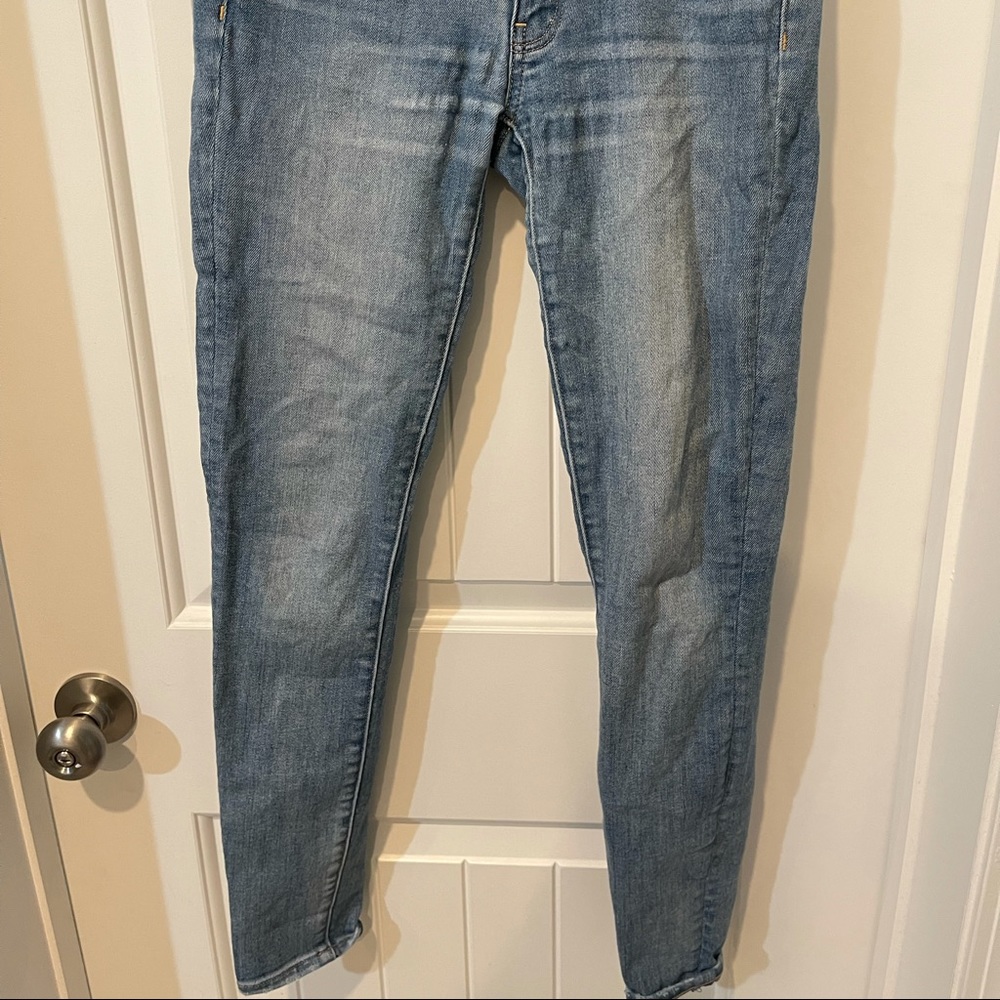 American eagle blue jeans